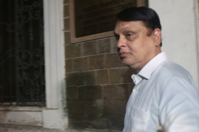 CBI arrests Venugopal Dhoot, Videocon Chairman in loan fraud case | CBI arrests Venugopal Dhoot, Videocon Chairman in loan fraud case CBI arrests Venugopal Dhoot, Videocon Chairman in loan fraud case | CBI arrests Venugopal Dhoot, Videocon Chairman in loan fraud case