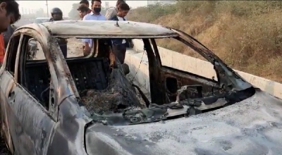Doc's charred body found in car in Gurugram, kin cry foul | Doc's charred body found in car in Gurugram, kin cry foul Doc's charred body found in car in Gurugram, kin cry foul | Doc's charred body found in car in Gurugram, kin cry foul