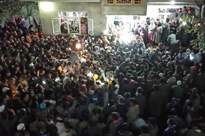 Several arrested in Sopore for attending last rites of militant | Several arrested in Sopore for attending last rites of militant Several arrested in Sopore for attending last rites of militant | Several arrested in Sopore for attending last rites of militant