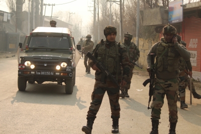 LeT terrorist gunned down in Srinagar encounter | LeT terrorist gunned down in Srinagar encounter