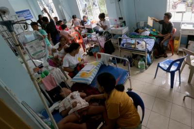 Philippines' dengue death toll climbs to 400 | Philippines' dengue death toll climbs to 400