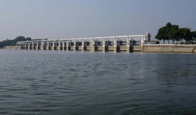 TN raises Poondi reservoir discharge to 4,000 cusecs; flood alert issued for villages along Kosasthalaiyar River | TN raises Poondi reservoir discharge to 4,000 cusecs; flood alert issued for villages along Kosasthalaiyar River TN raises Poondi reservoir discharge to 4,000 cusecs; flood alert issued for villages along Kosasthalaiyar River | TN raises Poondi reservoir discharge to 4,000 cusecs; flood alert issued for villages along Kosasthalaiyar River