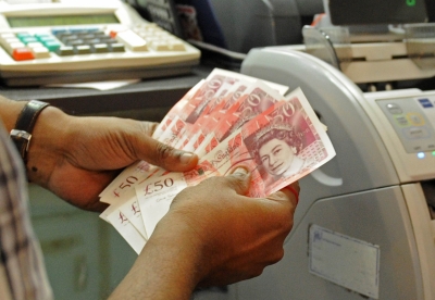 UK pound falls to 37-yr low against US dollar | UK pound falls to 37-yr low against US dollar