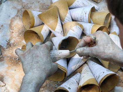 Youth dies after chemicals for making firecrackers explodes in Delhi | Youth dies after chemicals for making firecrackers explodes in Delhi Youth dies after chemicals for making firecrackers explodes in Delhi | Youth dies after chemicals for making firecrackers explodes in Delhi