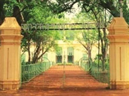 Congress fumes as plaques installed in Visva-Bharati have Modi's name, but make no mention of Tagore | Congress fumes as plaques installed in Visva-Bharati have Modi's name, but make no mention of Tagore Congress fumes as plaques installed in Visva-Bharati have Modi's name, but make no mention of Tagore | Congress fumes as plaques installed in Visva-Bharati have Modi's name, but make no mention of Tagore
