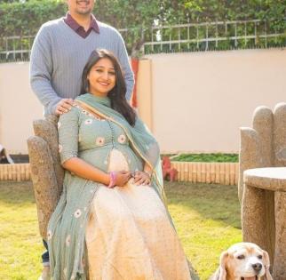 Mohena Kumari Singh,Suyesh Rawat are the new parents in tinsel town | Mohena Kumari Singh,Suyesh Rawat are the new parents in tinsel town Mohena Kumari Singh,Suyesh Rawat are the new parents in tinsel town | Mohena Kumari Singh,Suyesh Rawat are the new parents in tinsel town