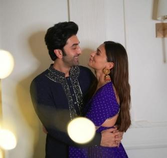 Alia Bhatt and Ranbir Kapoor make their relationship official | Alia Bhatt and Ranbir Kapoor make their relationship official