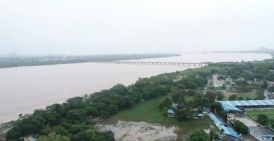 Flood situation grim at Telangana's Bhadrachalam | Flood situation grim at Telangana's Bhadrachalam