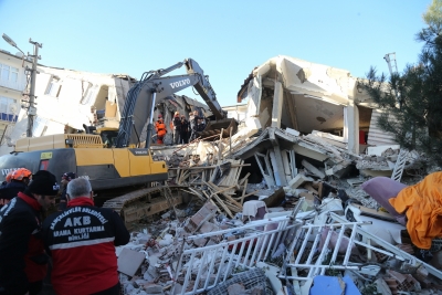 7 killed in quake near Turkey-Iran border | 7 killed in quake near Turkey-Iran border