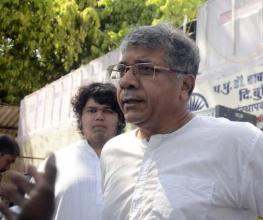 First induct me into MVA, INDIA bloc then I will join yatra: Ambedkar tells Rahul | First induct me into MVA, INDIA bloc then I will join yatra: Ambedkar tells Rahul First induct me into MVA, INDIA bloc then I will join yatra: Ambedkar tells Rahul | First induct me into MVA, INDIA bloc then I will join yatra: Ambedkar tells Rahul