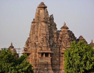 Nine tourists from Italy stopped at Khajuraho | Nine tourists from Italy stopped at Khajuraho Nine tourists from Italy stopped at Khajuraho | Nine tourists from Italy stopped at Khajuraho