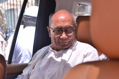Digvijaya missing from Cong campaign in MP, party says will appear soon | Digvijaya missing from Cong campaign in MP, party says will appear soon