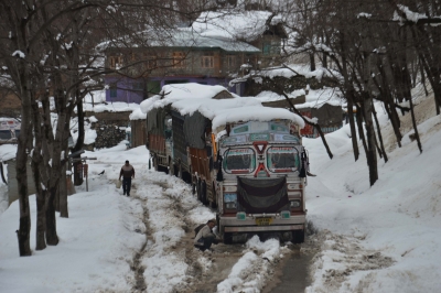 'Orange' warning in J&K and Ladakh as heavy snow/rain likely | 'Orange' warning in J&K and Ladakh as heavy snow/rain likely 'Orange' warning in J&K and Ladakh as heavy snow/rain likely | 'Orange' warning in J&K and Ladakh as heavy snow/rain likely