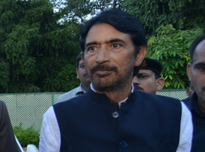 Under attack from BJP, Cong caught at crossroads in J&K DDC polls | Under attack from BJP, Cong caught at crossroads in J&K DDC polls Under attack from BJP, Cong caught at crossroads in J&K DDC polls | Under attack from BJP, Cong caught at crossroads in J&K DDC polls