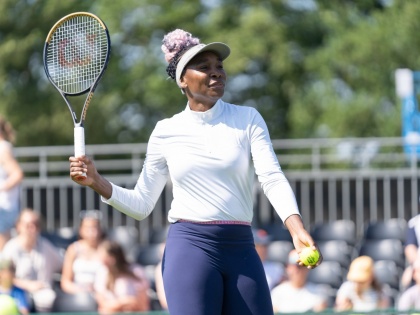 Venus Williams crashes out in opener with sister Serena watching from the stands | Venus Williams crashes out in opener with sister Serena watching from the stands