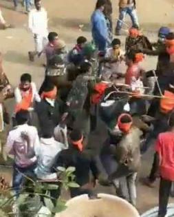 4 hurt as Cong, BJP workers clash in MP's Chhindwara dist | 4 hurt as Cong, BJP workers clash in MP's Chhindwara dist 4 hurt as Cong, BJP workers clash in MP's Chhindwara dist | 4 hurt as Cong, BJP workers clash in MP's Chhindwara dist