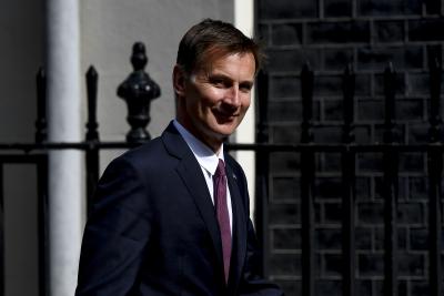 Jeremy Hunt says Liz Truss is still in charge | Jeremy Hunt says Liz Truss is still in charge Jeremy Hunt says Liz Truss is still in charge | Jeremy Hunt says Liz Truss is still in charge