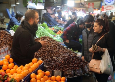 Turkish households rely heavily on credit cards as prices surge | Turkish households rely heavily on credit cards as prices surge
