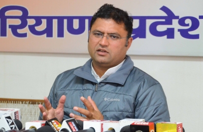 Congress turncoat, AAP leader in Haryana, Tanwar quits party | Congress turncoat, AAP leader in Haryana, Tanwar quits party