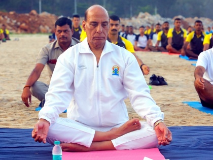 Naval officers to perform yoga on board INS Vikrant, Rajnath to join | Naval officers to perform yoga on board INS Vikrant, Rajnath to join