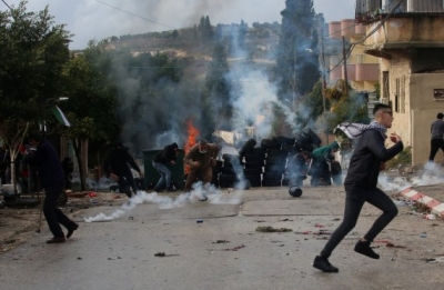 Hundreds of Palestinians injured in fierce West Bank clashes | Hundreds of Palestinians injured in fierce West Bank clashes