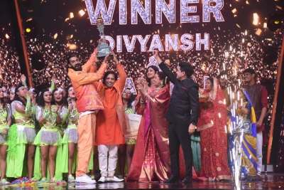 Divyansh, Manuraj lift the trophy on 'India's Got Talent 9' | Divyansh, Manuraj lift the trophy on 'India's Got Talent 9'