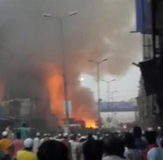 Massive fire guts 3 shops in Delhi; 5 injured, building collapses | Massive fire guts 3 shops in Delhi; 5 injured, building collapses Massive fire guts 3 shops in Delhi; 5 injured, building collapses | Massive fire guts 3 shops in Delhi; 5 injured, building collapses