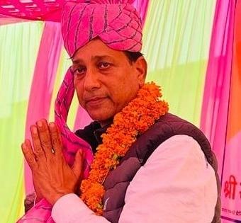 Ex-Raj Minister Gudha joins Shiv Sena's Shinde faction | Ex-Raj Minister Gudha joins Shiv Sena's Shinde faction Ex-Raj Minister Gudha joins Shiv Sena's Shinde faction | Ex-Raj Minister Gudha joins Shiv Sena's Shinde faction
