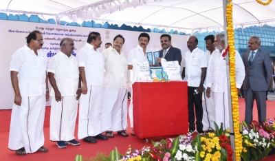 Stalin flags off first consignment of relief materials to Sri Lanka | Stalin flags off first consignment of relief materials to Sri Lanka