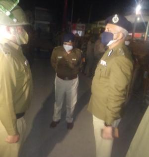 Amid stand-off between Centre and farmers, Delhi Police chief visits Tikri border | Amid stand-off between Centre and farmers, Delhi Police chief visits Tikri border