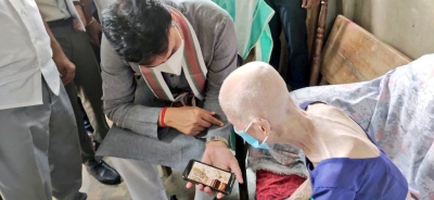 105-year-old Tripura woman vaccinated, CM greets | 105-year-old Tripura woman vaccinated, CM greets