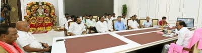 KCR spends busy day at newly-inaugurated Secretariat | KCR spends busy day at newly-inaugurated Secretariat