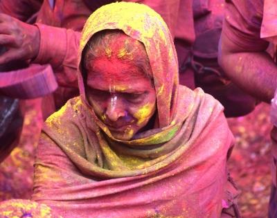 Vrindavan widows to forego Holi due to coronavirus | Vrindavan widows to forego Holi due to coronavirus Vrindavan widows to forego Holi due to coronavirus | Vrindavan widows to forego Holi due to coronavirus