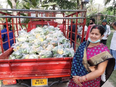 Odisha farmer distributes free vegetables, appeals on social media to help needy | Odisha farmer distributes free vegetables, appeals on social media to help needy