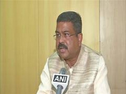 Steel fraternity supplied 1.43 lakh metric tons of medical oxygen to different states: Dharmendra Pradhan | Steel fraternity supplied 1.43 lakh metric tons of medical oxygen to different states: Dharmendra Pradhan