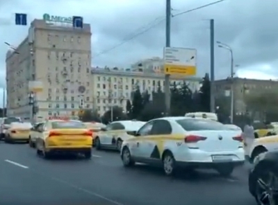 Hackers send cabs to same location in Russia, creates huge traffic jam | Hackers send cabs to same location in Russia, creates huge traffic jam