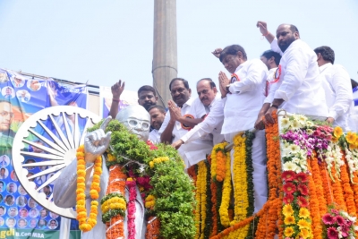Telugu states pay rich tributes to Ambedkar | Telugu states pay rich tributes to Ambedkar