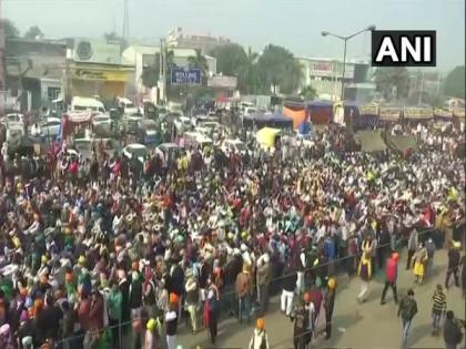 Lawyers of all Delhi district courts support farmers' call for Bharat Bandh | Lawyers of all Delhi district courts support farmers' call for Bharat Bandh Lawyers of all Delhi district courts support farmers' call for Bharat Bandh | Lawyers of all Delhi district courts support farmers' call for Bharat Bandh