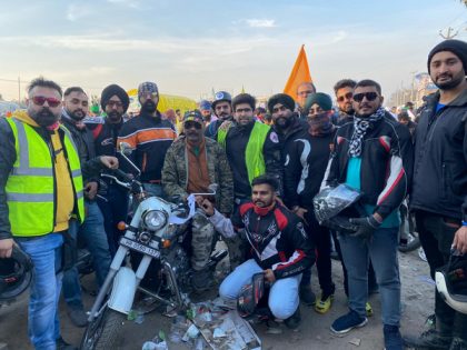 Biker groups from Punjab, Haryana arrive at Singhu border to show solidarity with protesting farmers | Biker groups from Punjab, Haryana arrive at Singhu border to show solidarity with protesting farmers Biker groups from Punjab, Haryana arrive at Singhu border to show solidarity with protesting farmers | Biker groups from Punjab, Haryana arrive at Singhu border to show solidarity with protesting farmers