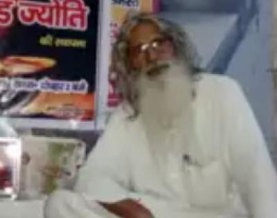Battle for UP: On protest for 26 years, ex-teacher to contest against Yogi | Battle for UP: On protest for 26 years, ex-teacher to contest against Yogi