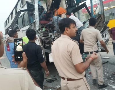 1 dead, 5 injured in bus-truck collision on Delhi-Jaipur Expressway | 1 dead, 5 injured in bus-truck collision on Delhi-Jaipur Expressway