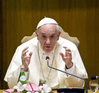 Pope Francis on arms trade: 'Terrible to make money from death' | Pope Francis on arms trade: 'Terrible to make money from death'