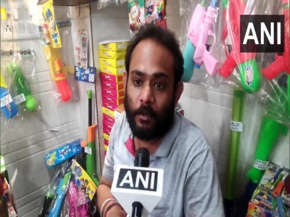 Sale of holi merchandise down in UP's Moradabad amid fear of rising COVID-19 cases | Sale of holi merchandise down in UP's Moradabad amid fear of rising COVID-19 cases