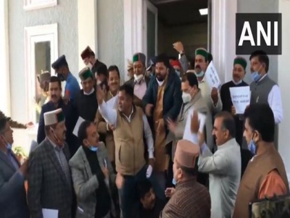 FIR lodged after opposition leaders protest outside Himachal Pradesh Governor's office | FIR lodged after opposition leaders protest outside Himachal Pradesh Governor's office