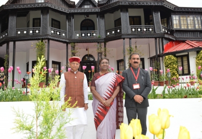 President graces opening of Tulip Garden at Rashtrapati Niwas in Mashobra | President graces opening of Tulip Garden at Rashtrapati Niwas in Mashobra