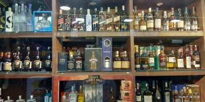 Assam allows online sale, home delivery of liquor | Assam allows online sale, home delivery of liquor