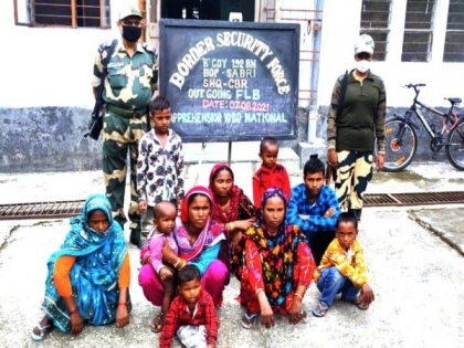BSF apprehends 10 Bangladeshi nationals for illegally crossing International Border in Assam | BSF apprehends 10 Bangladeshi nationals for illegally crossing International Border in Assam