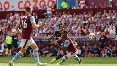 Premier League: Fornals goal earns Hammers three points at Villa | Premier League: Fornals goal earns Hammers three points at Villa