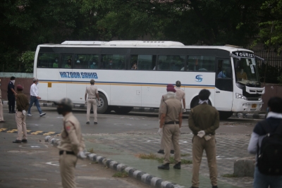 Rajasthan bus drivers say they haven't got food, water since last 36 hrs | Rajasthan bus drivers say they haven't got food, water since last 36 hrs