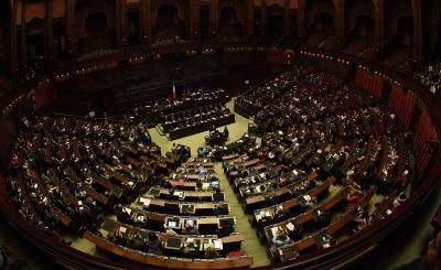 Italians vote in favour of reducing number of MPs | Italians vote in favour of reducing number of MPs
